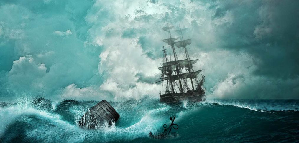 Nave in tempesta con mare agitato